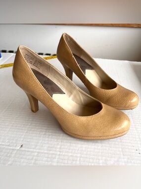 George Tan Round-Toe Mid Heel Pumps 7